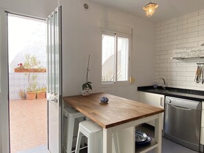 Køleskab, mikrobølgeovn, ovn, opvaskemaskine