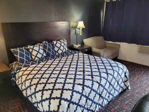 1 bedroom, desk, iron/ironing board, WiFi