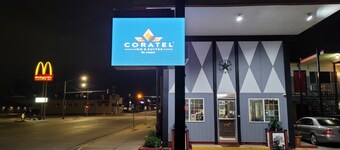 Coratel Inn & Suites by Jasper Hutchinson - 1 King Suite with Sofa NS