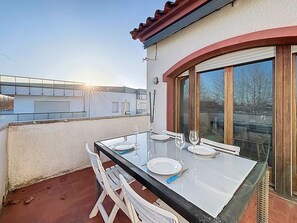 Outdoor dining - SAN MORI 4 5 Roses / Roses - INTERimmo (Empuriabrava)