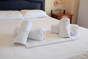 3 chambres, fer et planche à repasser, Wi-Fi gratuit