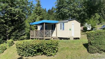 Mobile Home | Individually decorated, individually furnished, bed sheets