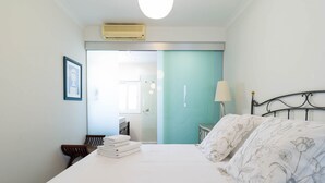 3 chambres, fer et planche à repasser, Wi-Fi gratuit, draps fournis