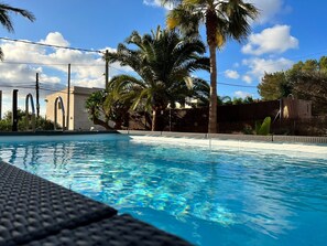Outdoor pool - Vacation home with pool and beautiful property, just a few minutes' walk from the bay (Cala Pi)