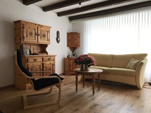 Fernseher, Kamin
