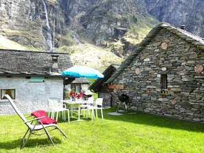 Outdoor dining - Rustico La Dimora by Interhome (Malvaglia)