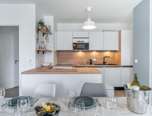 Fridge, microwave, oven, dishwasher - Les Villas du Men Du by Interhome (Carnac)