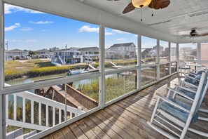 Interior - Beautiful, budget-friendly channel home w/screened porch, all family fun (North Myrtle Beach)