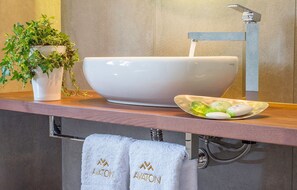 Ensemble douche/baignoire, serviettes fournies