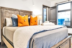 4 habitaciones, escritorio, tabla de planchar con plancha y wifi gratis