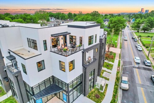 Nashville Penthouse with 13 beds 5mins to Broadway