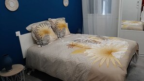 1 chambre, fer et planche à repasser, Wi-Fi gratuit, draps fournis