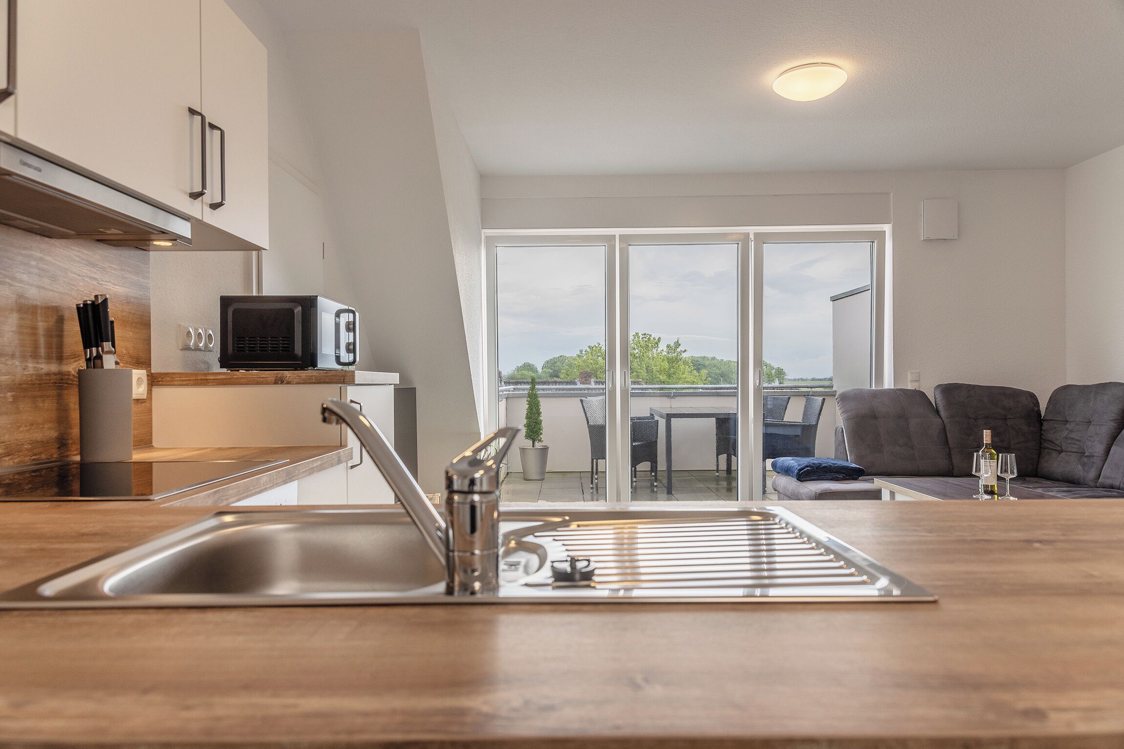 المنشأة من الداخل