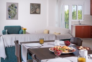 Comfort Duplex | Dining room