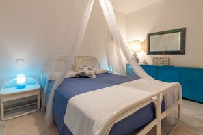 2 slaapkamers, een bureau, een strijkplank/strijkijzer, gratis wifi