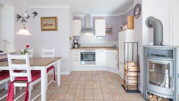 Réfrigérateur, four, plaque de cuisson, lave-vaisselle