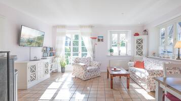 TV, fireplace, DVD player, stereo