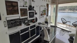 公寓 (One Bedroom Apartment with Balcony an) | 私人厨房