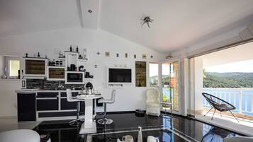 Apartment (One Bedroom Apartment with Balcony an) | Private kitchen | Fridge