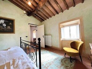 3 chambres, fer et planche à repasser, accès au Wi-Fi (inclus)
