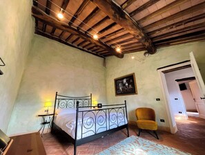 3 chambres, fer et planche à repasser, accès au Wi-Fi (inclus)