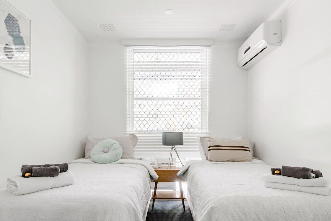 3 bedrooms, desk, iron/ironing board, travel crib