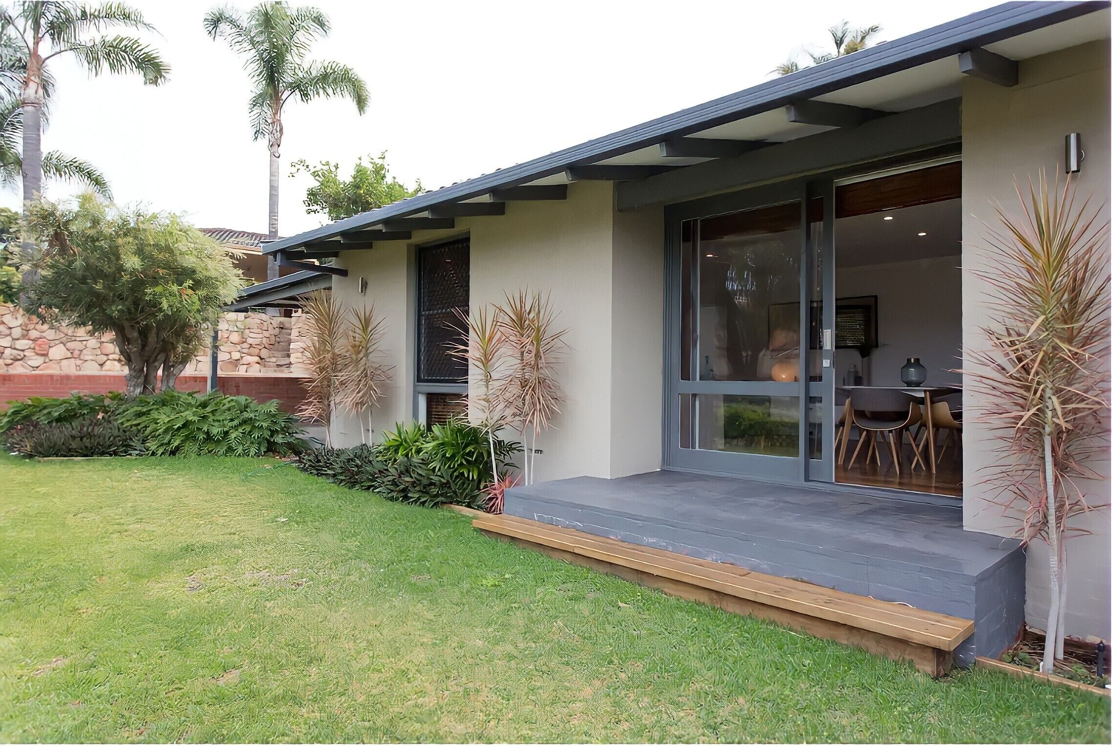 Great Location Wembley Downs City Beach Home — image 8