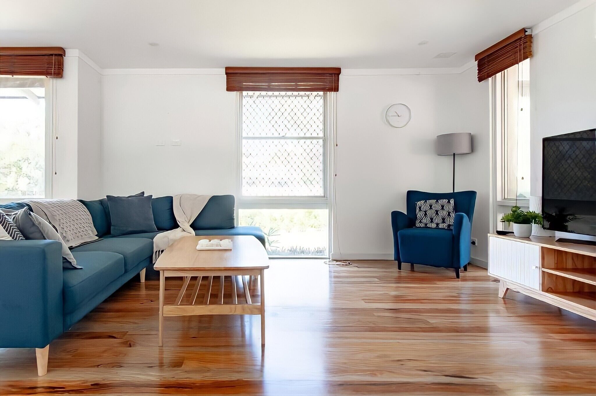 Great Location Wembley Downs City Beach Home — image 13