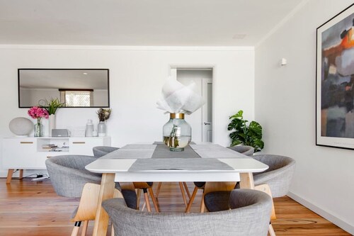 Great Location Wembley Downs City Beach  Home