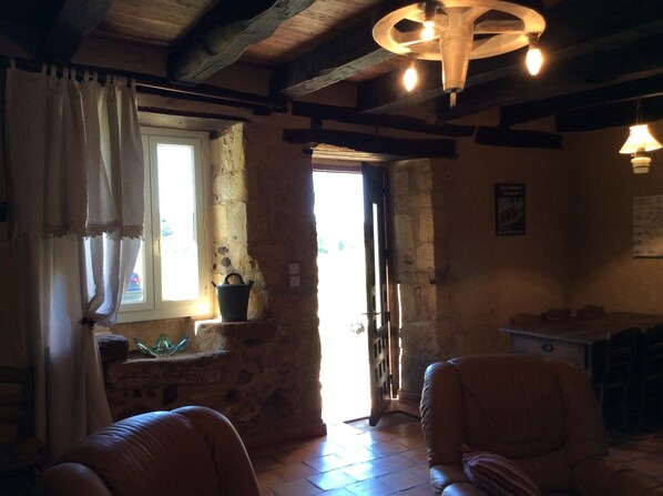 TV - Rustic cottage 8km from Monpazier (Pays-de-Belvès)