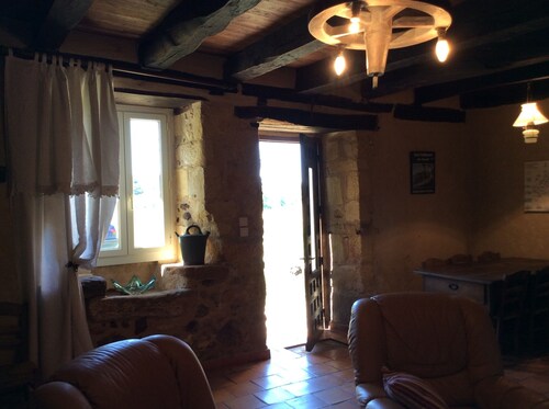 Rustic cottage 8km from Monpazier