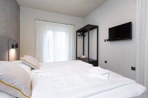 2 bedrooms, in-room safe, travel cot, free WiFi - Villa LuiSole - Apartment °1 with heated saltwater pool, family-friendly (Krk)