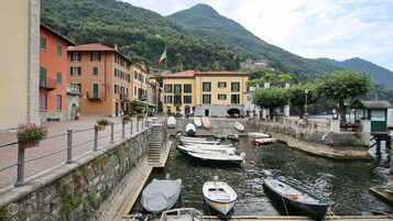 1 habitación, tabla de planchar con plancha y wifi 