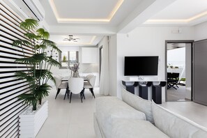 TV connectée, jeux vidéo, table de tennis de table, chaßne hi-fi