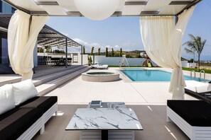 Outdoor pool - Alma Villa, 2.000m2 Luxury Living (Rethymno)
