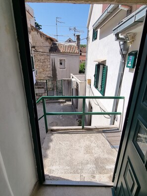 المنشأة من ا�لداخل