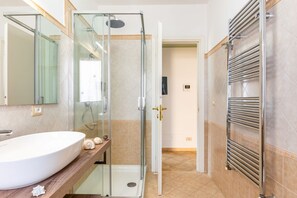Regadera y bidet 
