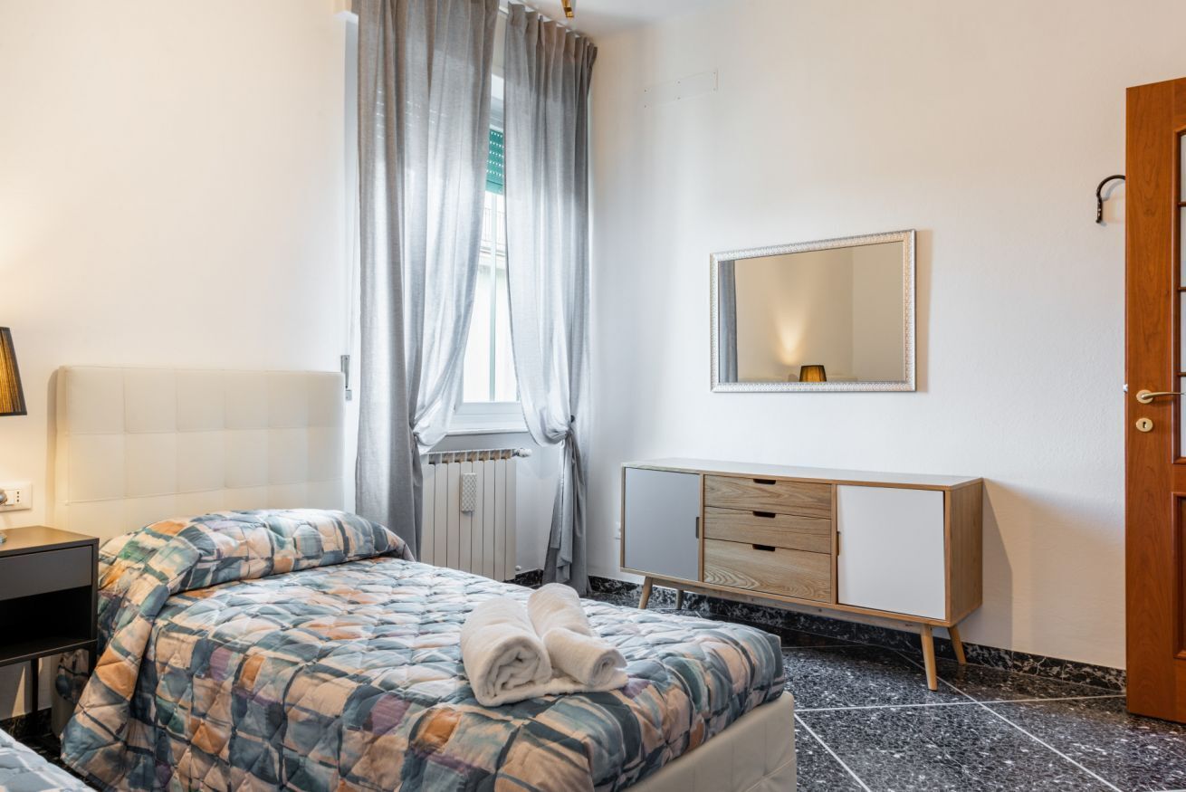 3 habitaciones, tabla de planchar con plancha, wifi y ropa de cama 