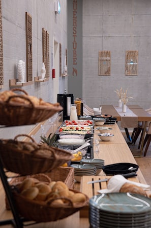 Free daily buffet breakfast
