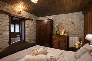 3 slaapkamers, een strijkplank/strijkijzer, wifi, beddengoed