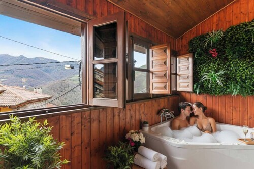 Congosta, romantic cottage with private jacuzzi in the mountains