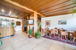 Dining - Apartment "Gartenheim Elisabeth" with Mountain View, Shared Pool & Wi-Fi (Scena)