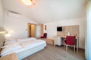 2 bedrooms, free WiFi, bed sheets - Apartment "Gartenheim Elisabeth" with Mountain View, Shared Pool & Wi-Fi (Scena)