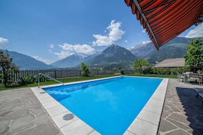 A heated pool - Apartment "Gartenheim Elisabeth" with Mountain View, Shared Pool & Wi-Fi (Scena)