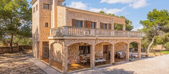Holiday Home 'S'escodra' with Mountain View, Garden & Wi-Fi