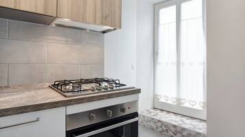 Refrigerador, horno, placa de cocina, lavavajillas