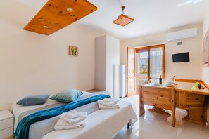 1 soverom, strykejern/-brett, wi-fi (inkludert) og sengetøy