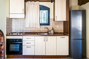 Kühlschrank, Ofen, Herdplatte, Geschirrspüler