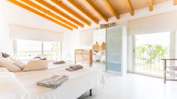 4 chambres, fer et planche à repasser, Wi-Fi gratuit, draps fournis