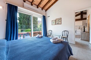 1 bedroom, iron/ironing board, free WiFi - Apartment Al Segnavento Montese with Pool, Garden, and Wi-Fi (Toscolano Maderno)